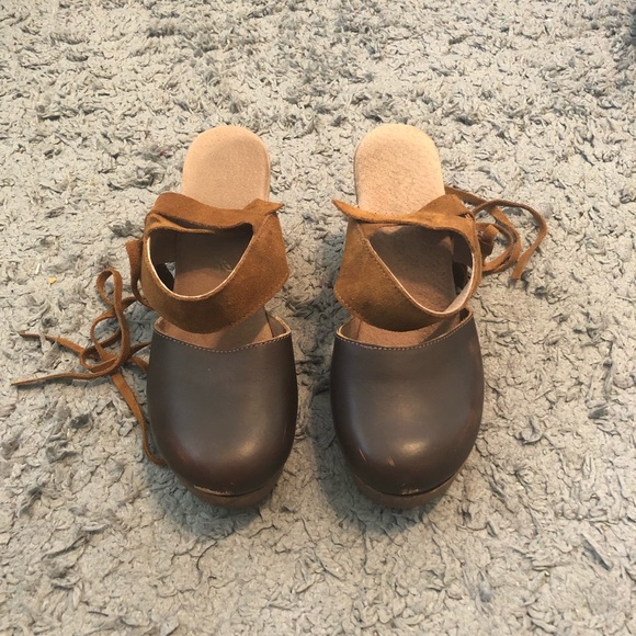 🔸SOLD🔸 Free People Lace Up Clogs - Picture 3 of 7